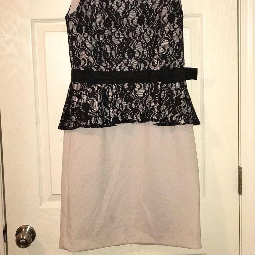 BlackWhite Zip up Studio One Knee Length Dress